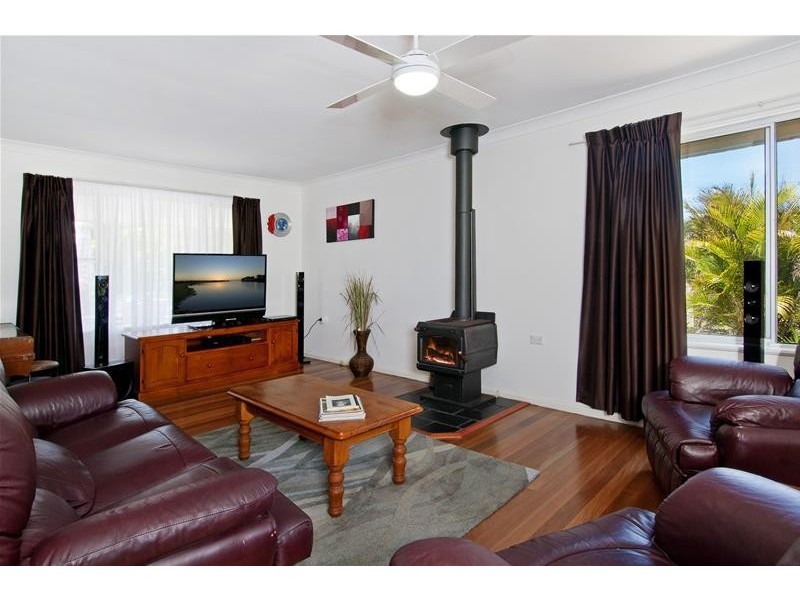 1 Seaview Avenue, Dunbogan NSW 2443