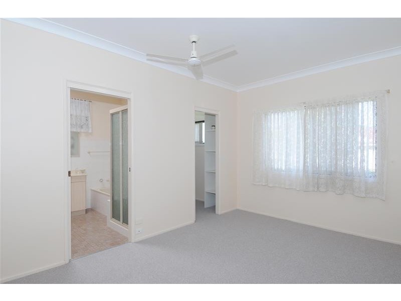 1/8 Murson Crescent, North Haven NSW 2443