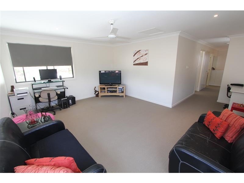 24 Scarborough Way, Dunbogan NSW 2443