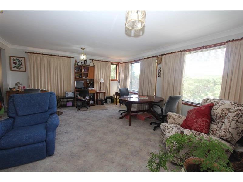25 Peach Grove, Laurieton NSW 2443