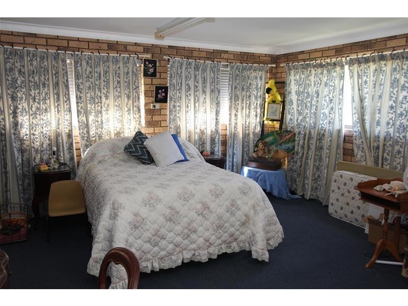 25 Peach Grove, Laurieton NSW 2443