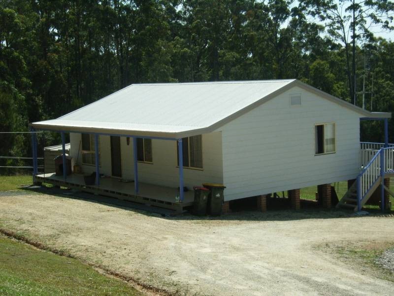 298 Longpoint Drive, Lake Cathie NSW 2445