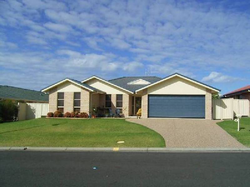 7 Solander Place, Lake Cathie NSW 2445