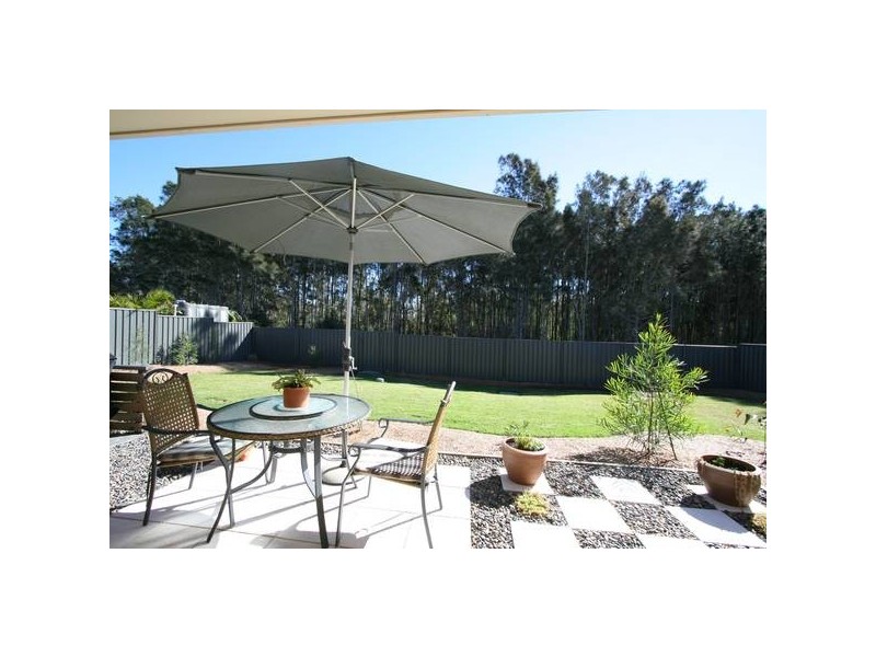 Eagle Place, Lake Cathie NSW 2445