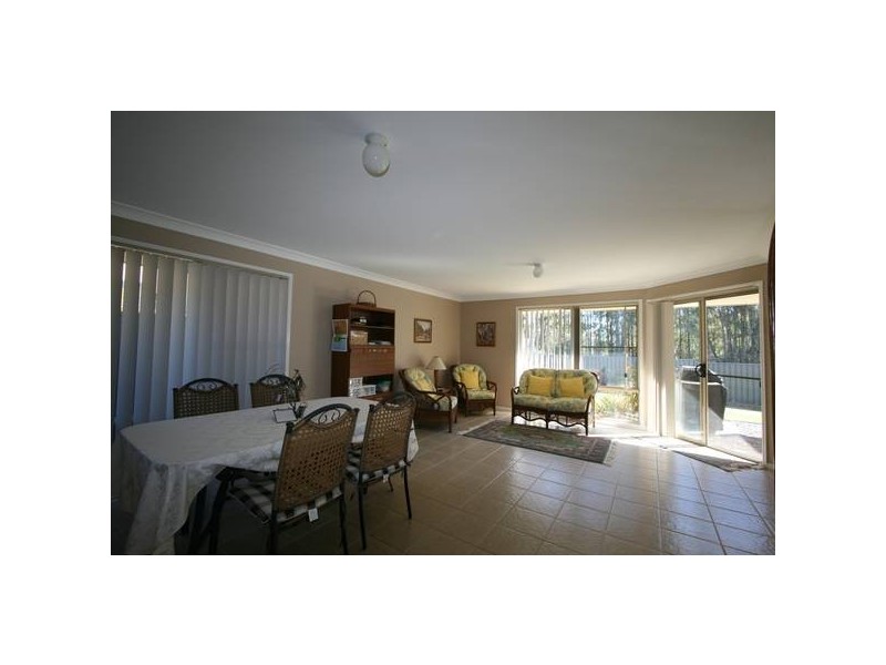 Eagle Place, Lake Cathie NSW 2445