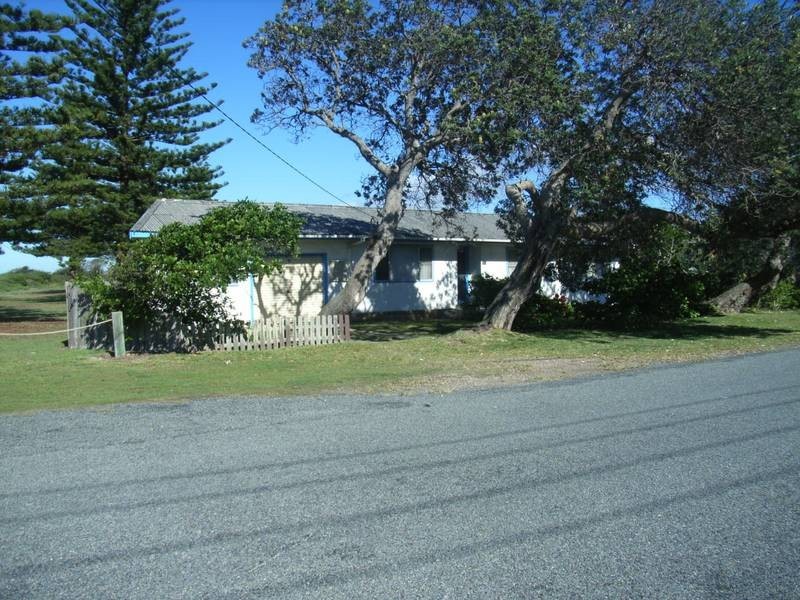 18 Chepana Street, Lake Cathie NSW 2445