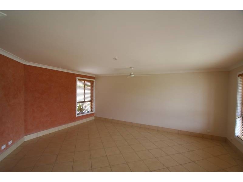6 Dampier Court, Lake Cathie NSW 2445