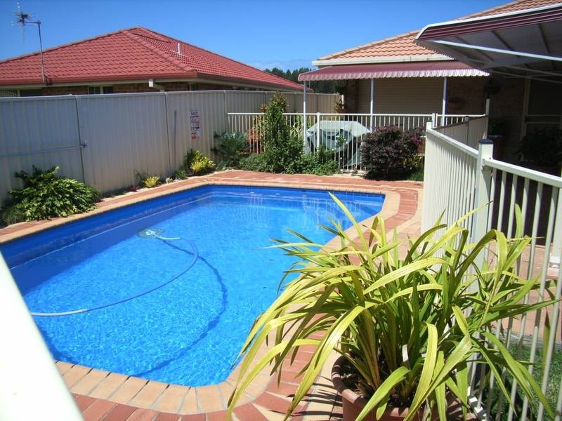 6 Solander Place, Lake Cathie NSW 2445