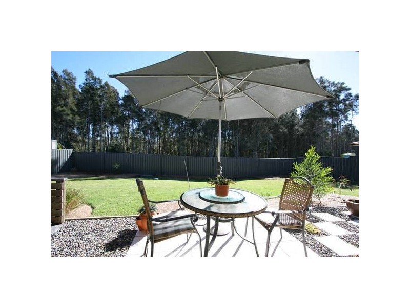 6 Eagle Place, Lake Cathie NSW 2445