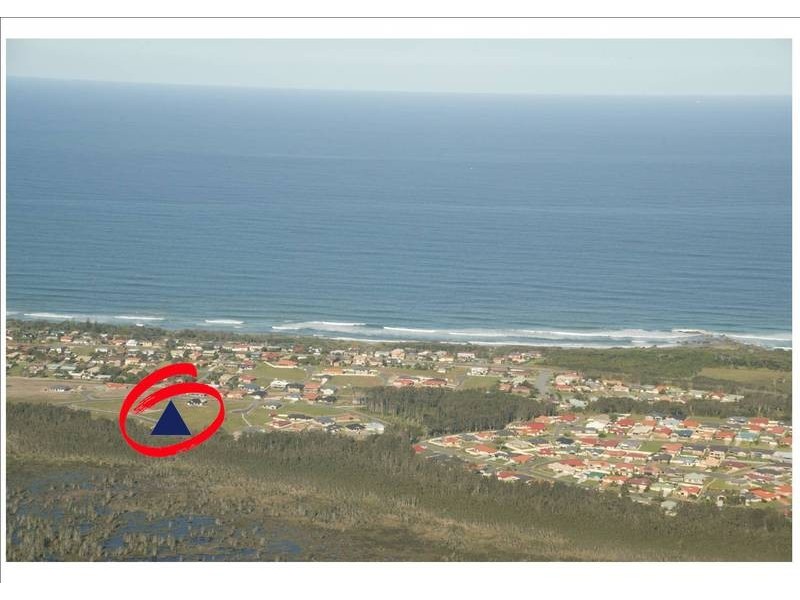 2/15 Eagle Place, Lake Cathie NSW 2445