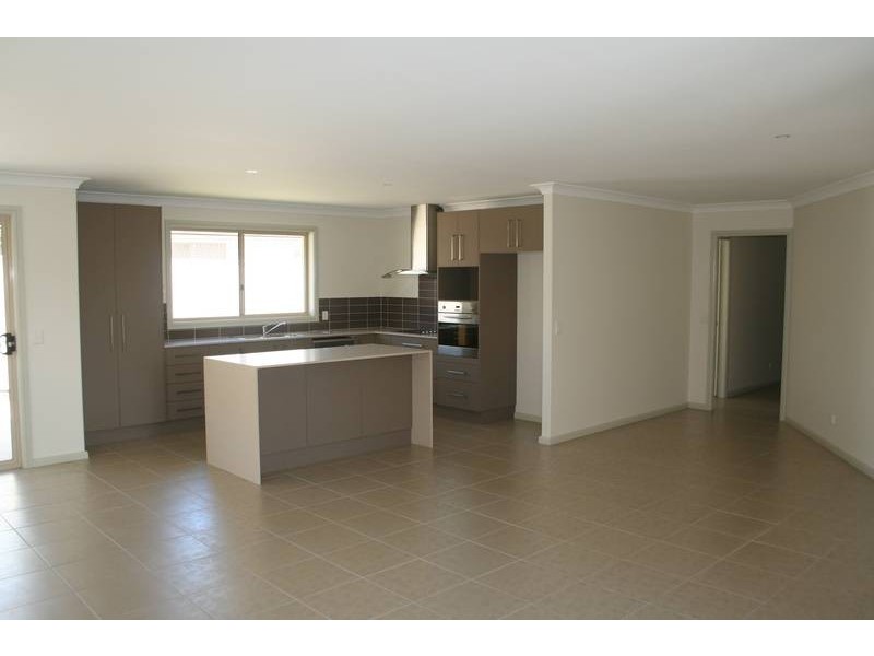 2/15 Eagle Place, Lake Cathie NSW 2445