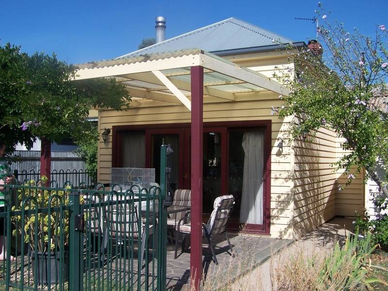 64 Oak Street, Seymour VIC 3660