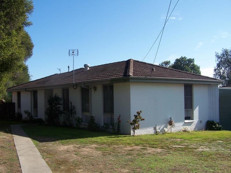 8 Monash Drive, Seymour VIC 3660