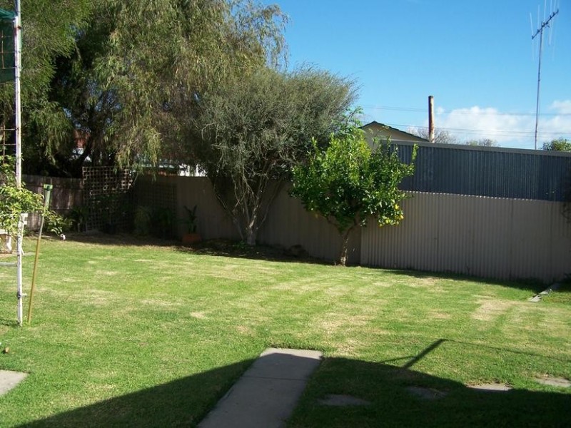 8 Monash Drive, Seymour VIC 3660