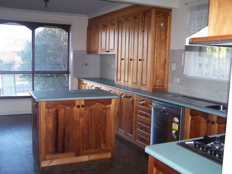 2 Priestley Crescent, Seymour VIC 3660