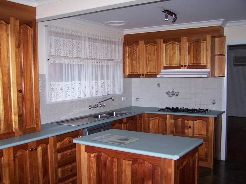 2 Priestley Crescent, Seymour VIC 3660