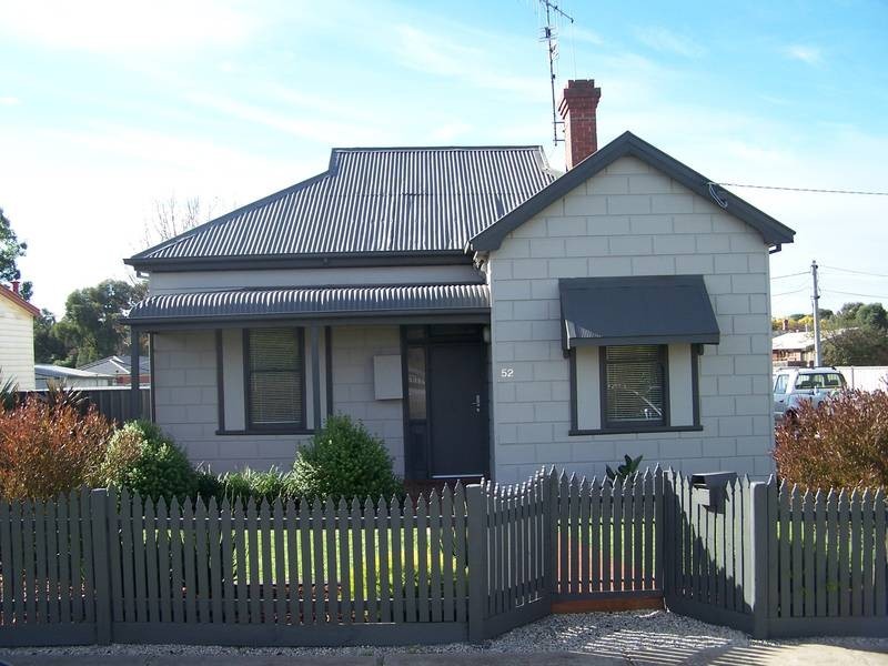 52 Oak Street, Seymour VIC 3660