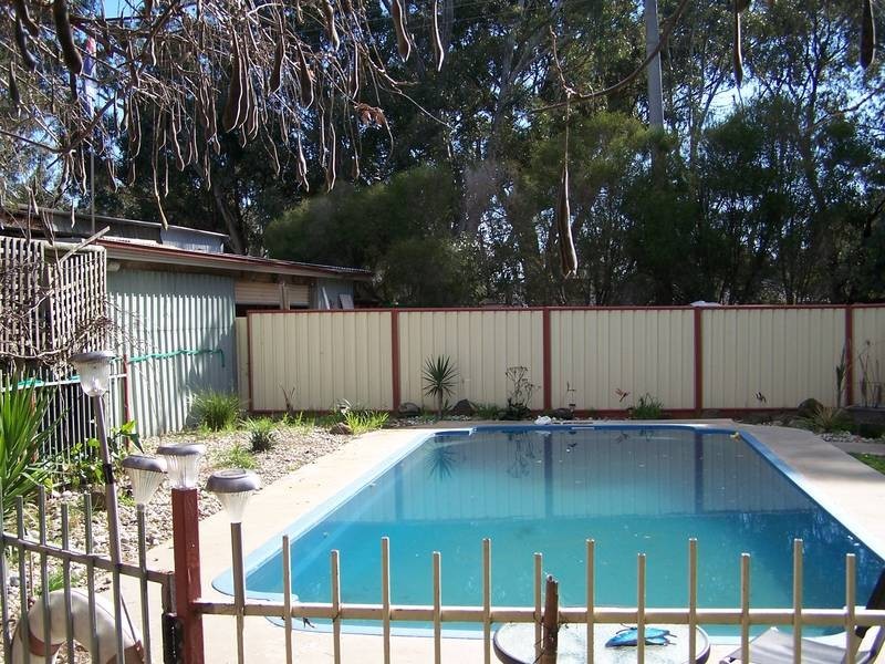 68 Highlands Road, Seymour VIC 3660