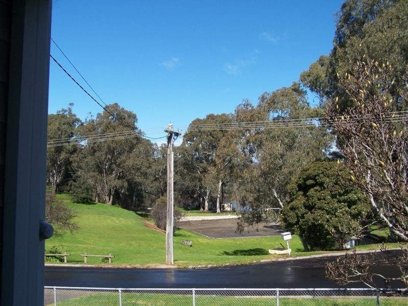 19 Progress Street, Seymour VIC 3660