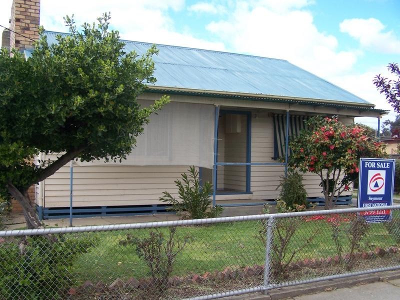 4 Oak Street, Seymour VIC 3660
