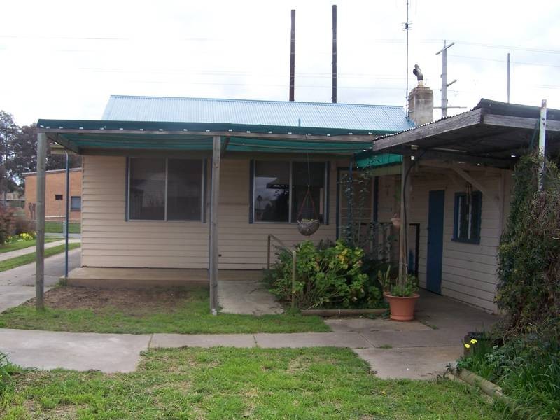 4 Oak Street, Seymour VIC 3660