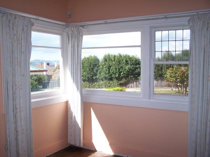 10 The Avenue, Seymour VIC 3660