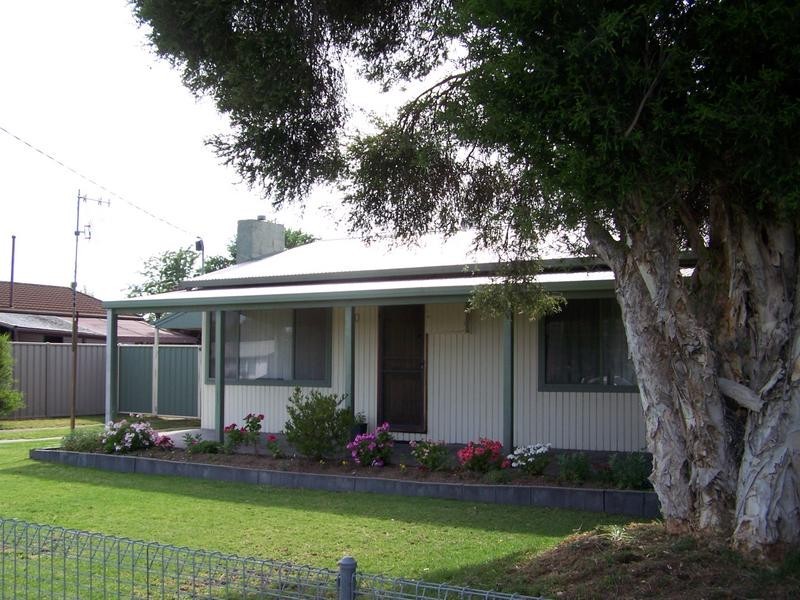 30 Oak, Seymour VIC 3660