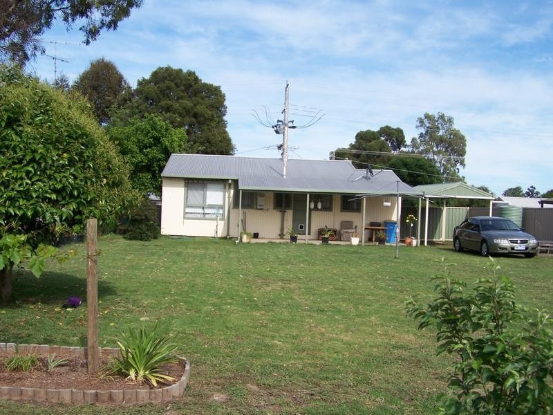 30 Oak, Seymour VIC 3660