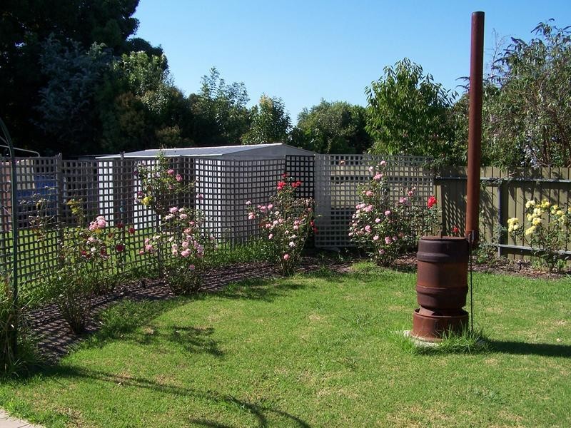 22 Oak Street, Seymour VIC 3660