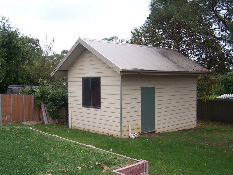33 Webb Avenue, Seymour VIC 3660