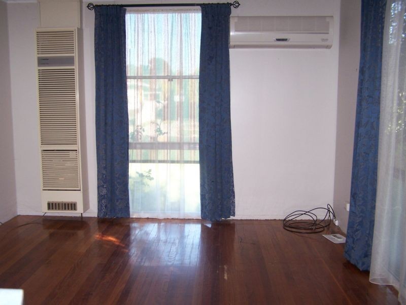 32 Martindale Crescent, Seymour VIC 3660