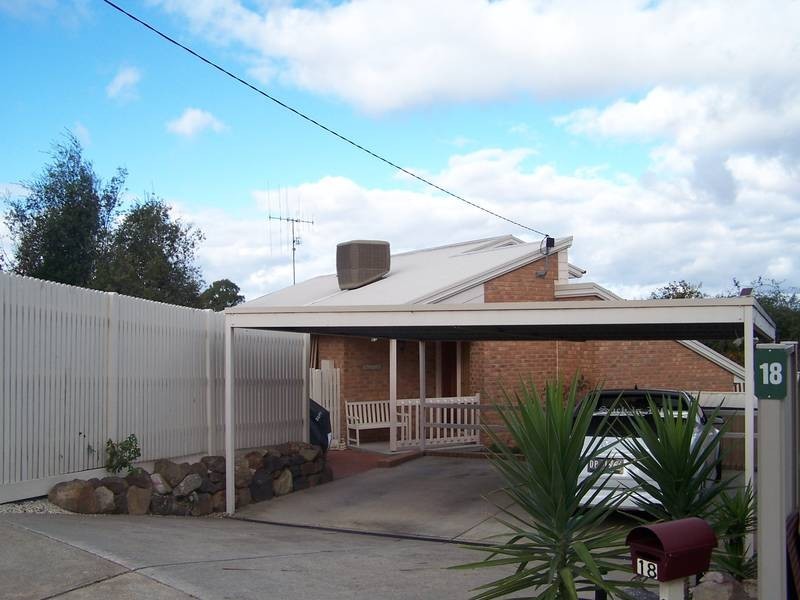 18 Hanley Crescent, Seymour VIC 3660