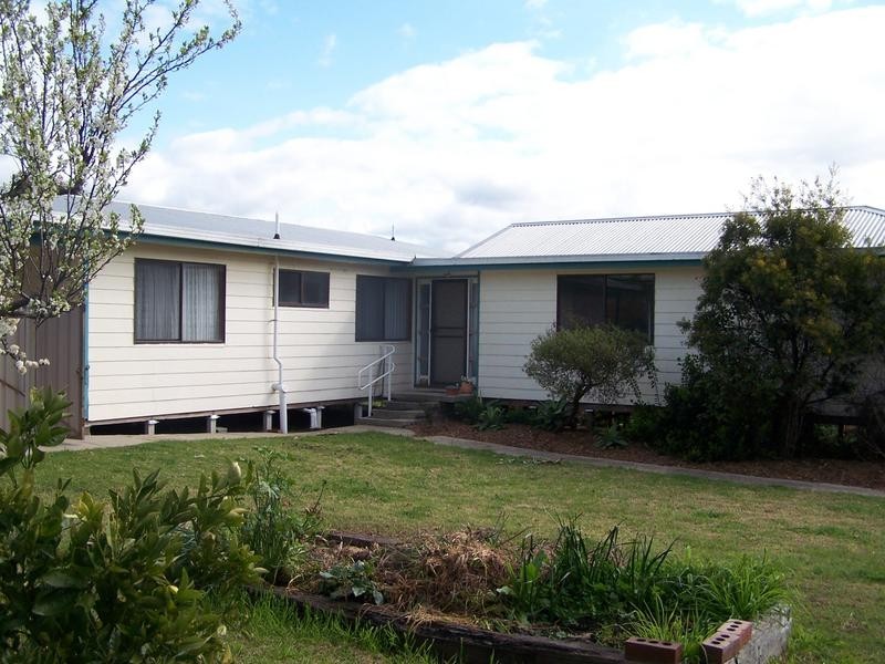 13 Hickey Court, Seymour VIC 3660