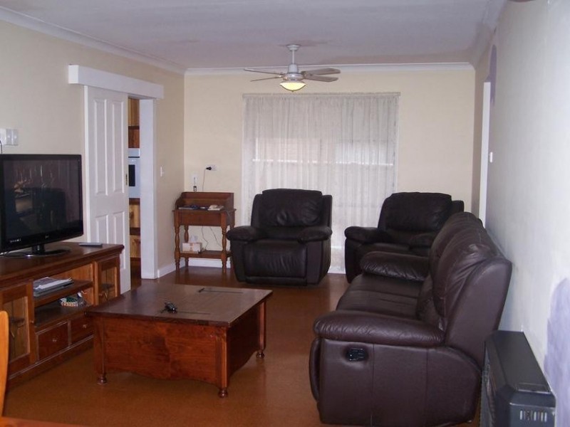 11 Webb Avenue, Seymour VIC 3660