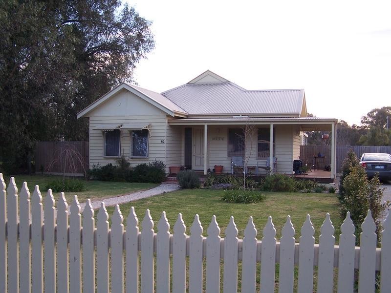 82 Anderson Street, Avenel VIC 3664