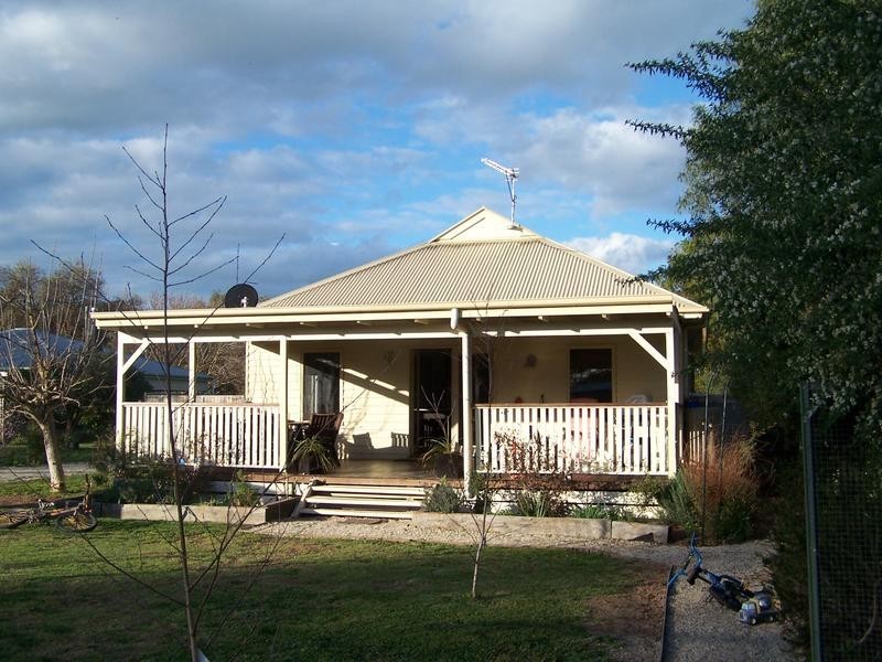 82 Anderson Street, Avenel VIC 3664