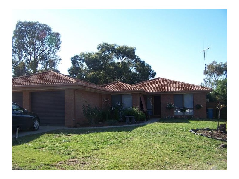 13 Coughlin Court, Seymour VIC 3660