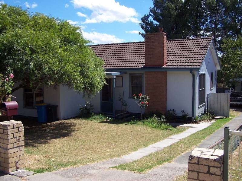 44 Chisholm Crescent, Seymour VIC 3660