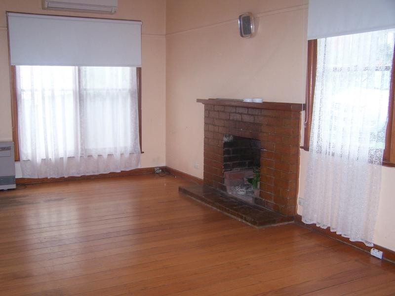 44 Chisholm Crescent, Seymour VIC 3660