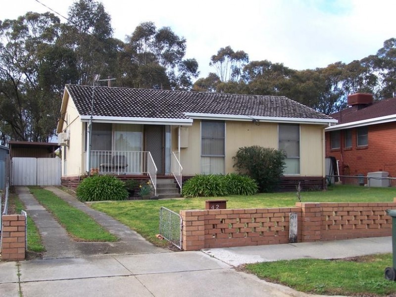 42 Martindale Crescent, Seymour VIC 3660
