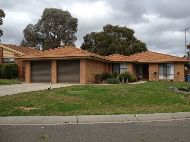 13 Coughlin Court, Seymour VIC 3660