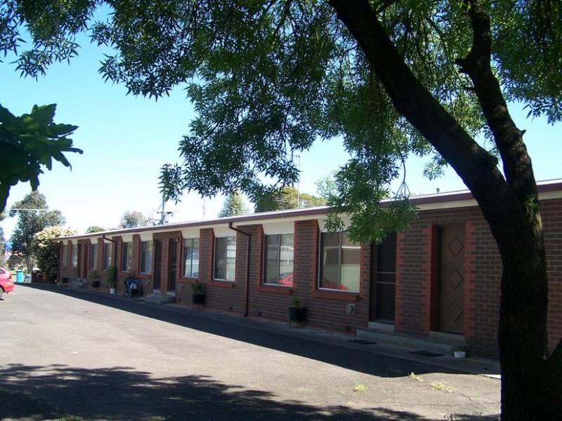 12 Oak Street, Seymour VIC 3660