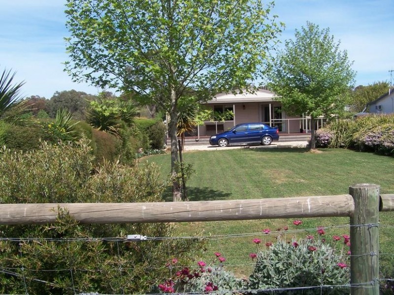 11 Hughes Street South, Avenel VIC 3664