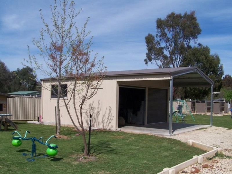 11 Hughes Street South, Avenel VIC 3664
