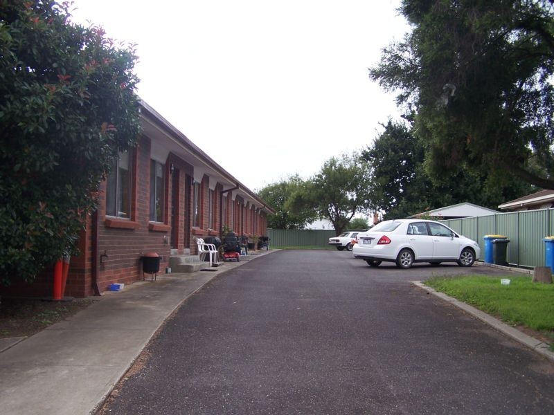 4/12 Oak Street, Seymour VIC 3660