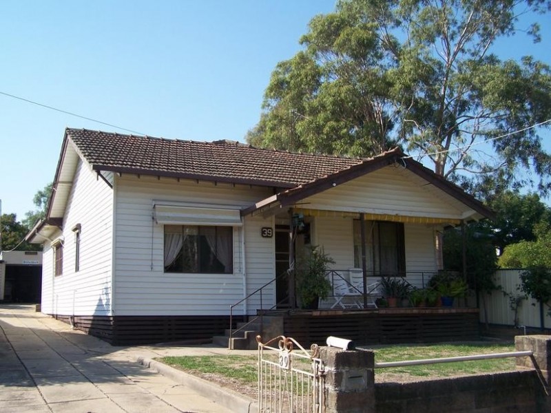 39 The Esplanade, Seymour VIC 3660