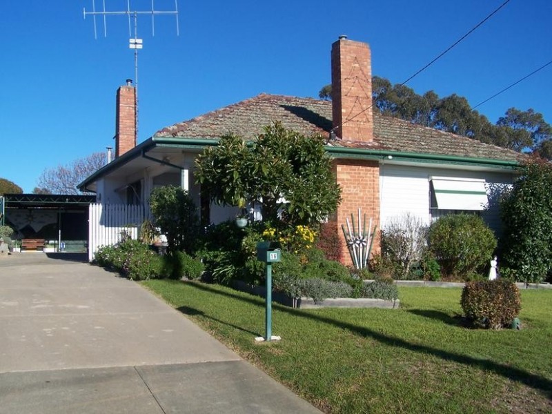 16 Delhi Street, Seymour VIC 3660