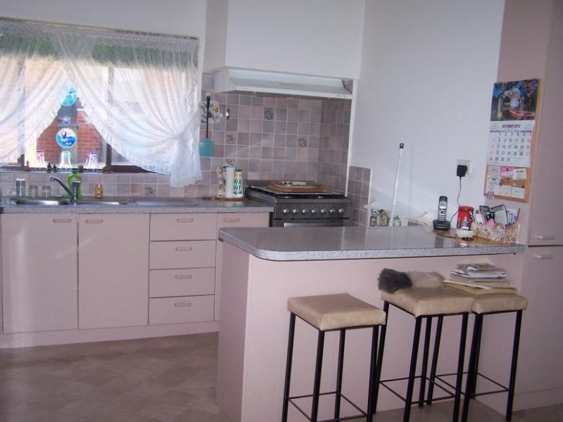 16 Delhi Street, Seymour VIC 3660