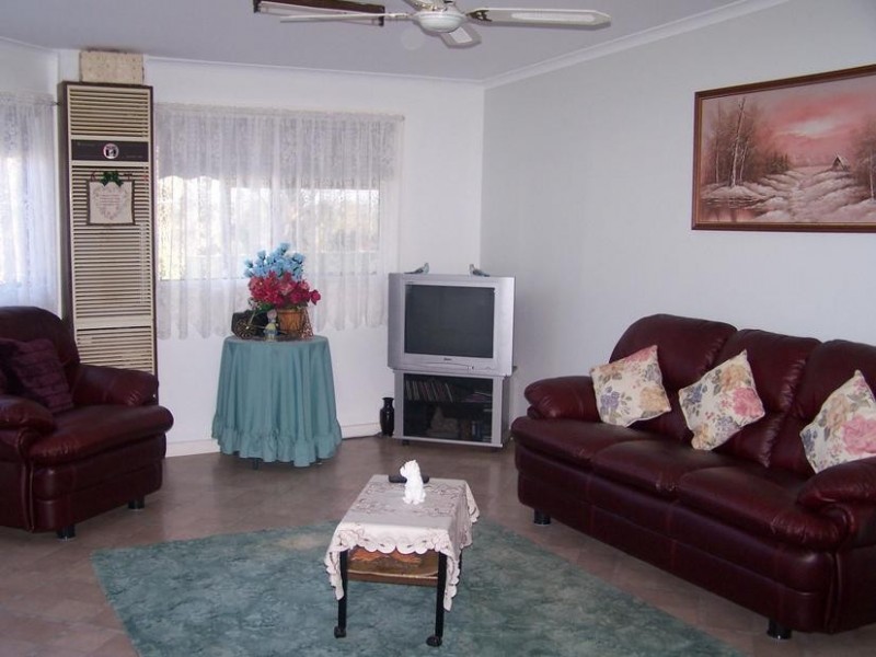 16 Delhi Street, Seymour VIC 3660