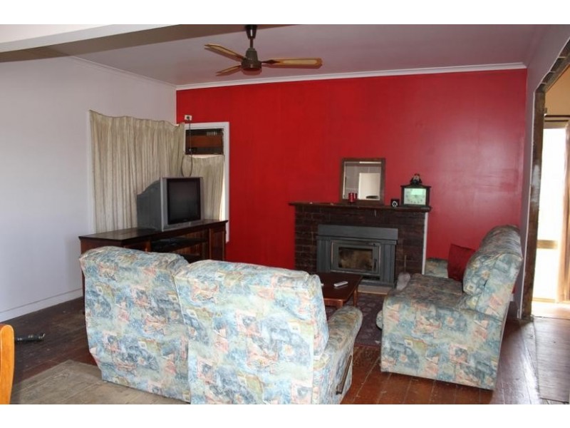 9 Tehan Street, Seymour VIC 3660